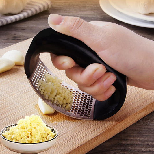 “SmashMaster Pro: Universal Kitchen Crusher for Garlic, Ginger, Nuts, Herbs & More! Heavy-Duty Stainless Steel – 10-Second Prep, Zero Hassle!”
