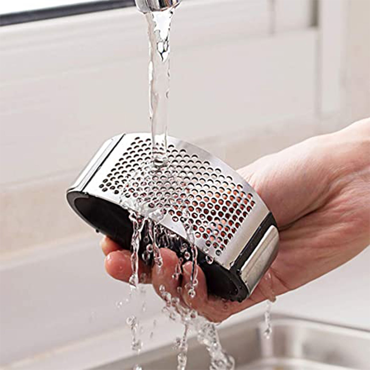 “SmashMaster Pro: Universal Kitchen Crusher for Garlic, Ginger, Nuts, Herbs & More! Heavy-Duty Stainless Steel – 10-Second Prep, Zero Hassle!”