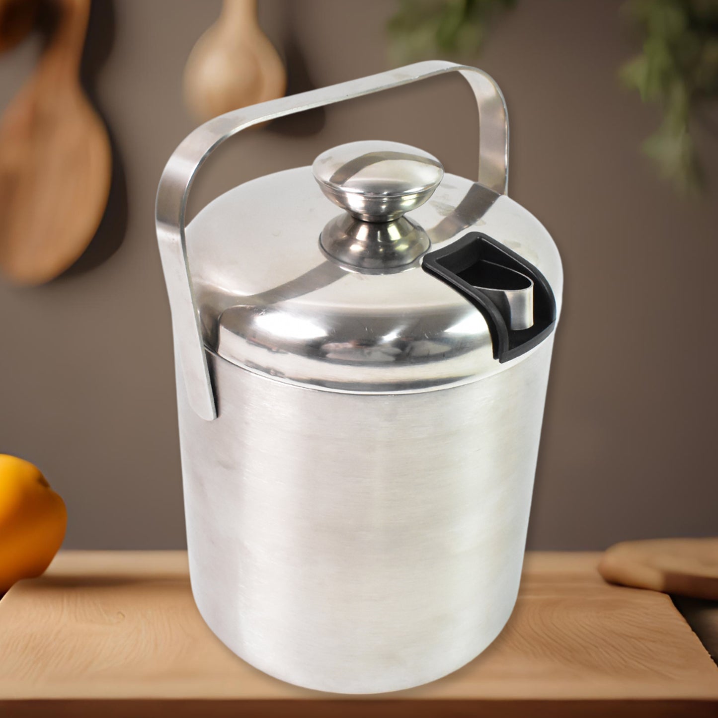 Stainless Steel Ice Bucket – Double-Walled, 1.3L Capacity with Strainer & Tongs